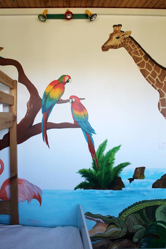 Chambre savane achevée - Vue en pied de lit sur les "z'animaux"